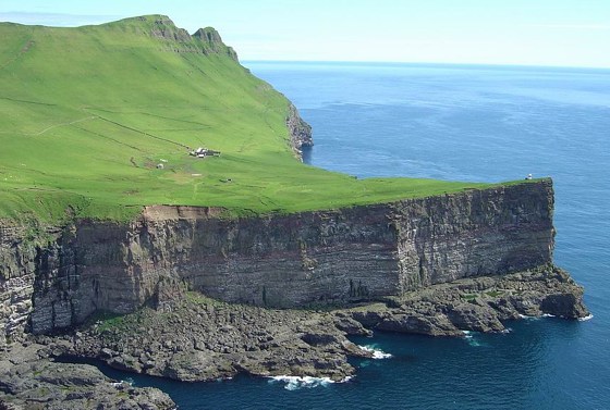 اغنام المارينو Faroe_islands_1